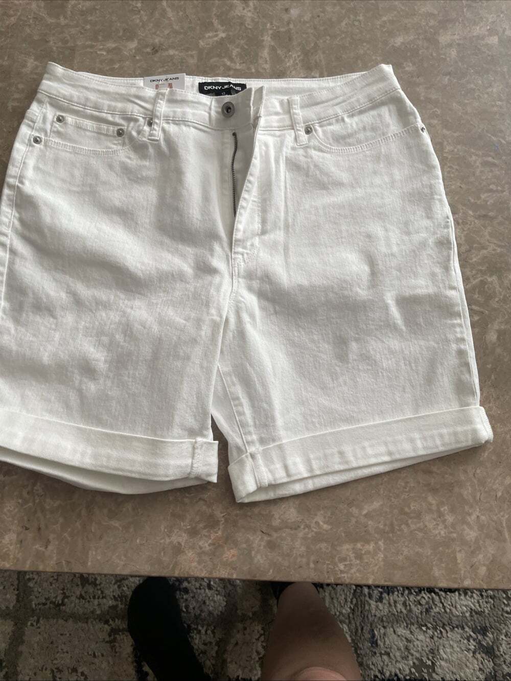 White DKNY Women's Stretch Denim Jeans Shorts w/ Rolled Cuffs Size 12 - Picture 2 of 3